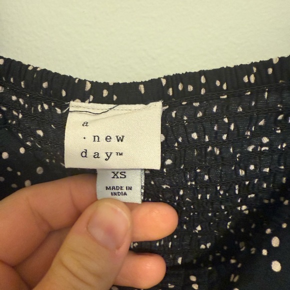 2/$30 A New Day - Black & Cream Printed Puff Sleeve Cropped Blouse Size XS - Picture 6 of 8